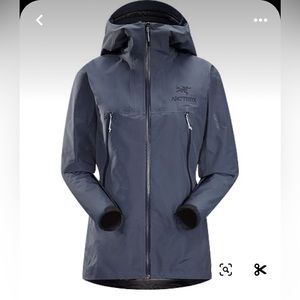 Arcteryx Women’s Rain Jacket, Small, Purple